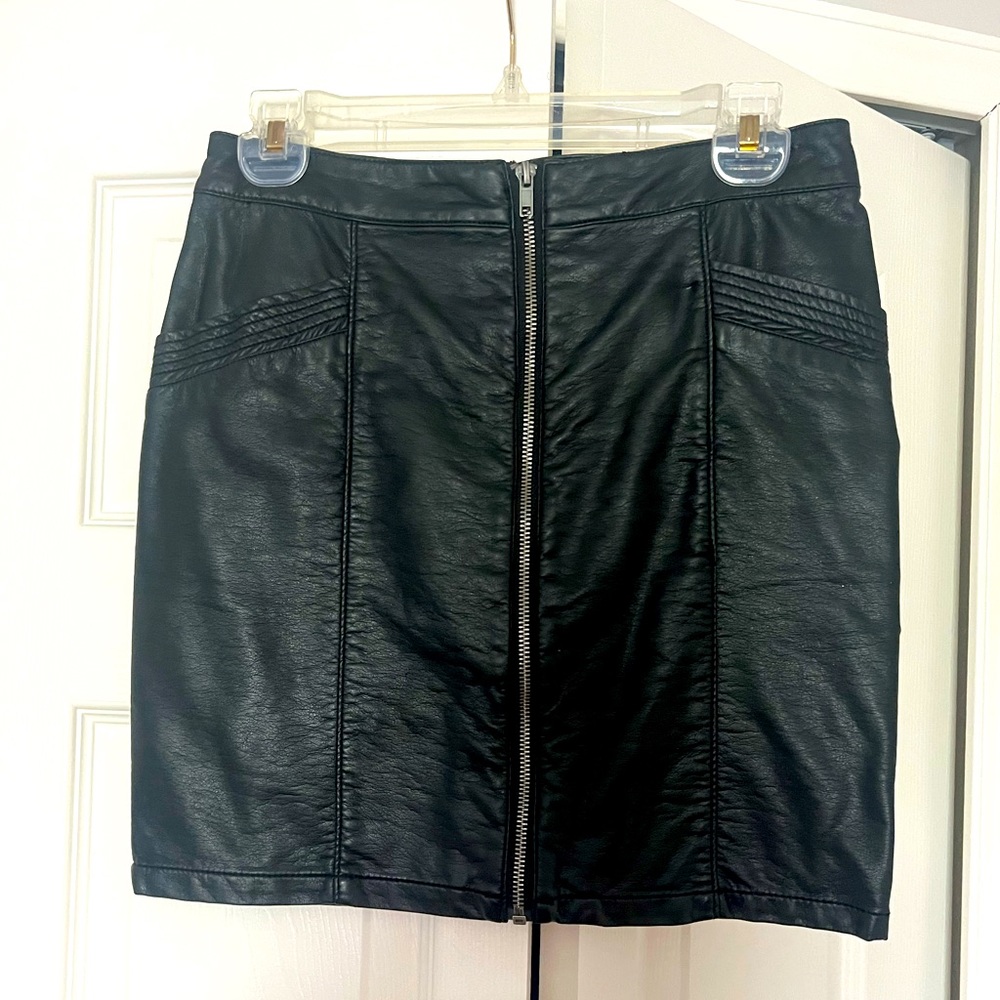 H&am Divided Mini Leather Zip Skirt